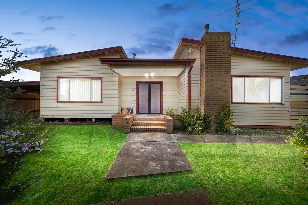 St Albans 3침실 Prime Development Opportunity - 42 Gertrude Street, St Albans