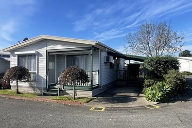 Reservoir 2Zimmer A WELL APPOINTED TWO BEDROOM SITUATED ON A CORNER
