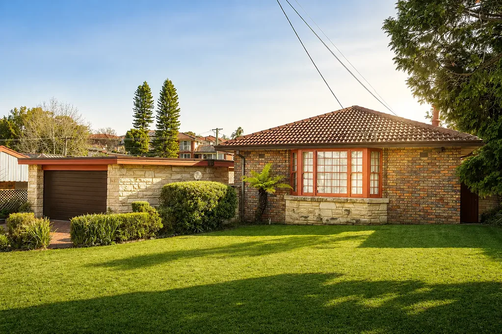 Baulkham Hills 3Zimmer Spacious Family Home Offering Comfort, Style & Convenience