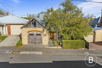 Ballarat East 4chambre STYLISH CENTRAL BALLARAT EAST RETREAT & HIGH-PERFORMING AIRBNB INVESTMENT