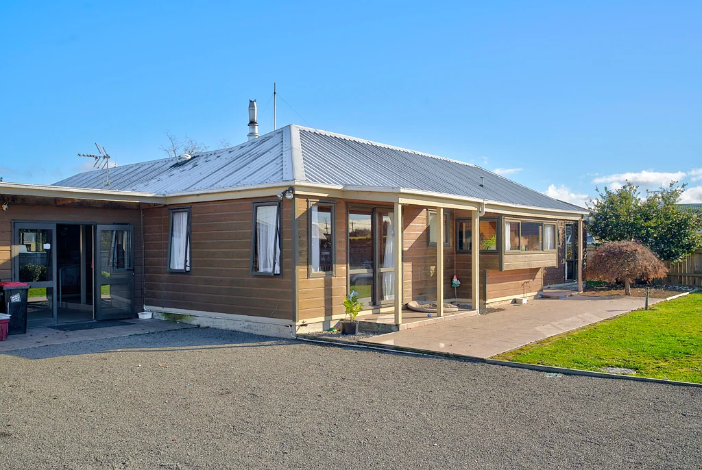 Masterton 3침실 Exceptional Family Space and Triple Garaging!!!