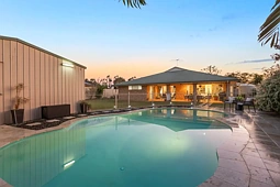 4 Alexandra Close, Flinders View