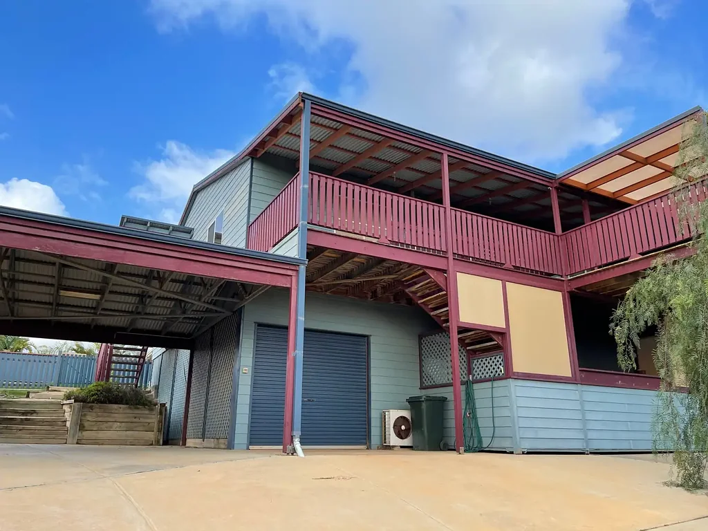 Large Double-Storey Family Home - 10 Parker Street, Port Denison