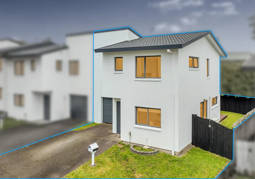 9 Butia Avenue, Henderson, Waitakere City, Auckland