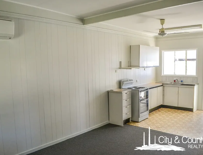 1&2/18 Cook Crescent, Mount Isa, QLD 4825, 4房, 2浴, Unit