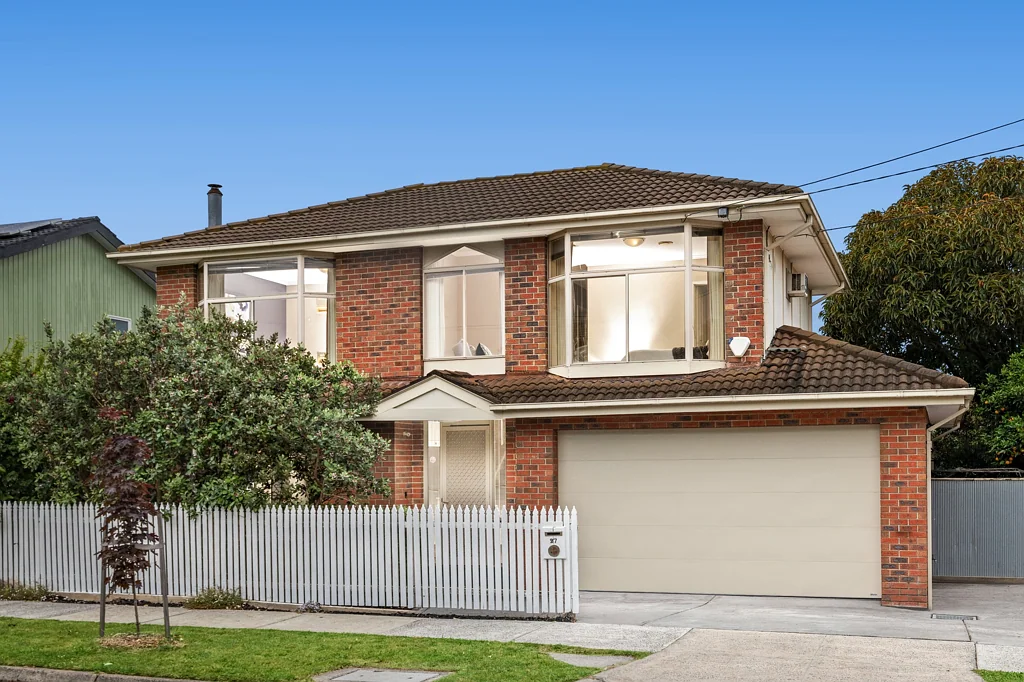 27 Glenwood Avenue, Glen Waverley, VIC 3150