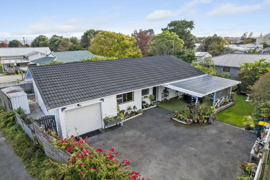 Otaki 2 Slaapkamer Large 2 bedroom home priced under RV!!
