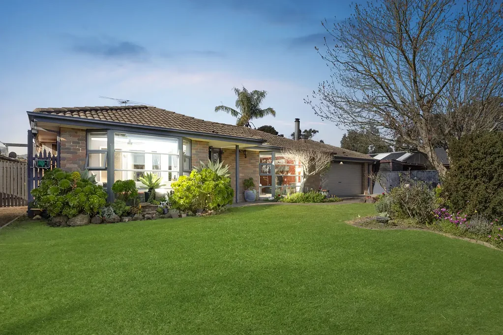 Ferntree Gully 4房  Established Family Living with Outstanding Outdoor Space