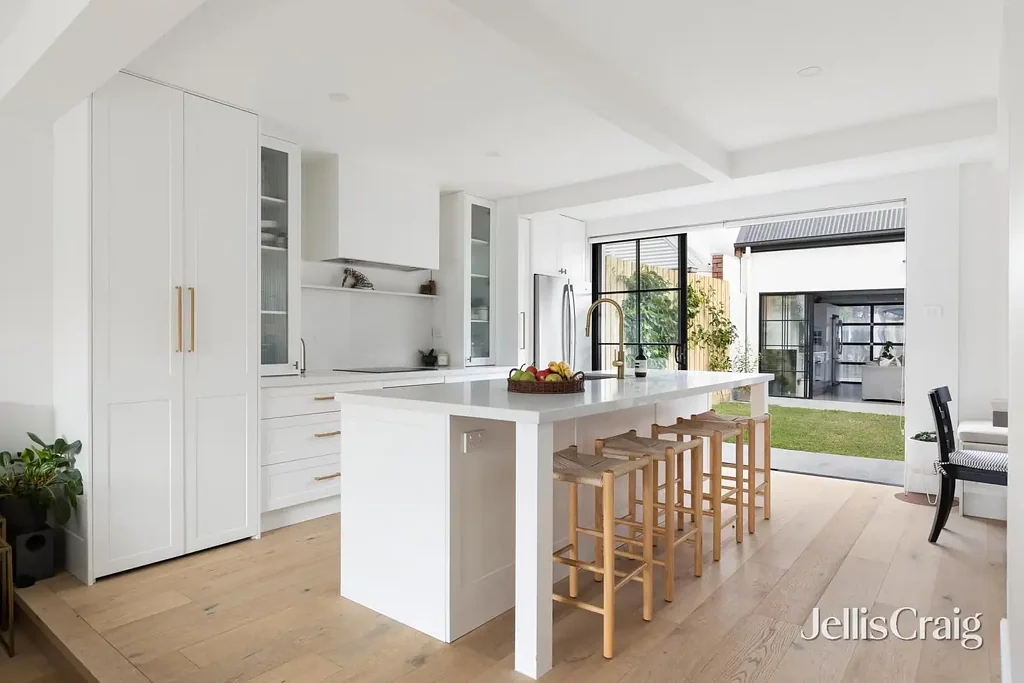 Williamstown 5 Bedroom Visionary, Vibrant – And Those Views!
