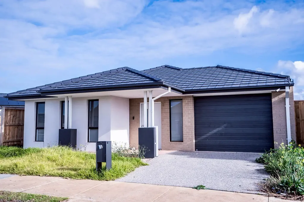 Affordable and Spacious Co-Living in Manor Lakes