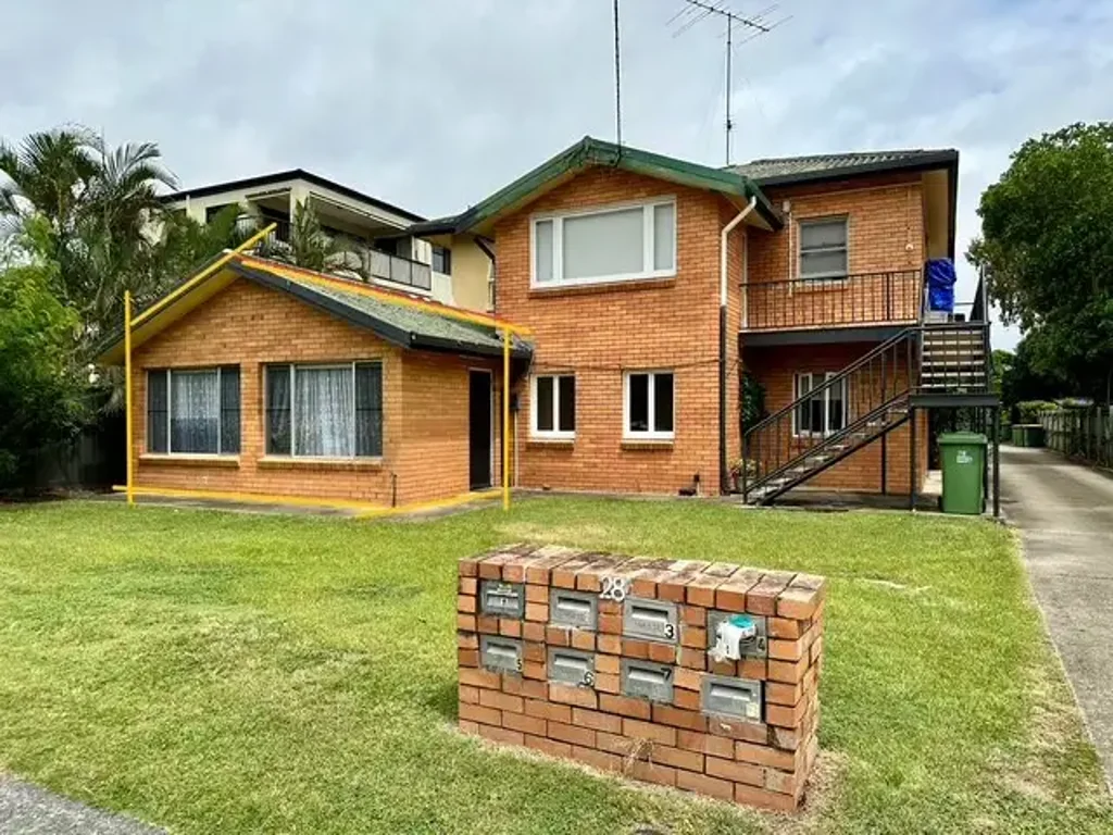 2 Bedroom ground floor unit in Prime location