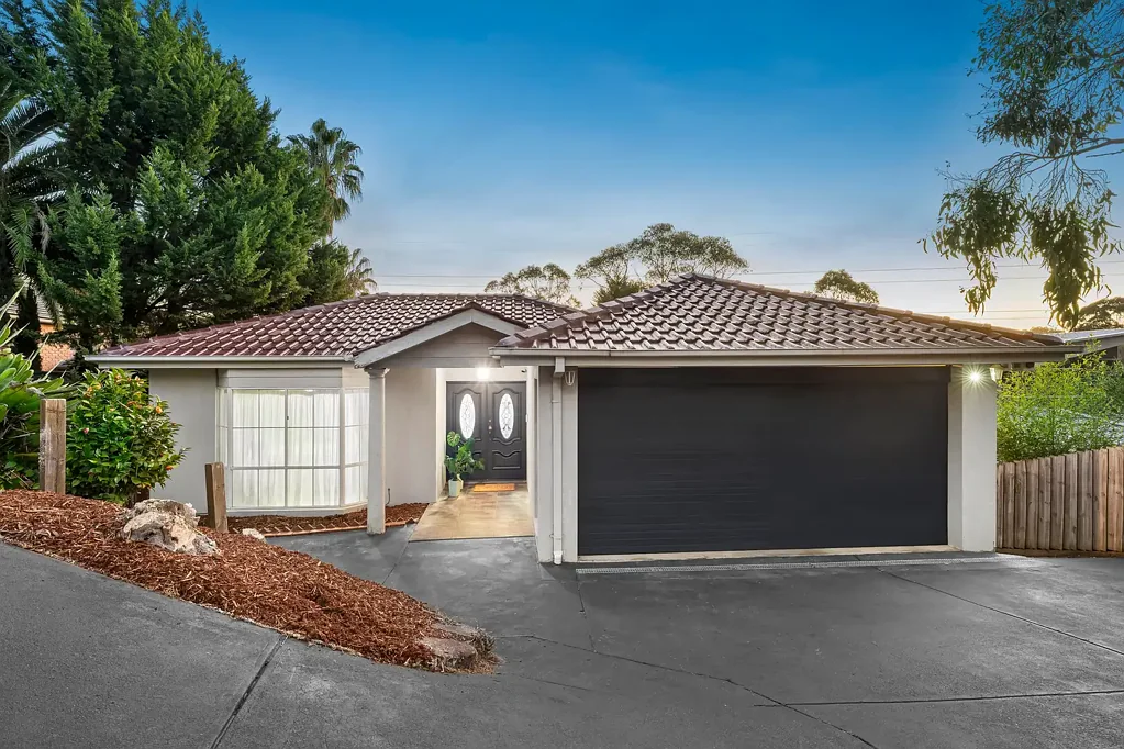 Templestowe 5ਬੈੱਡਰੂਮ Multi-Gen Living in a Serene Trailside Setting