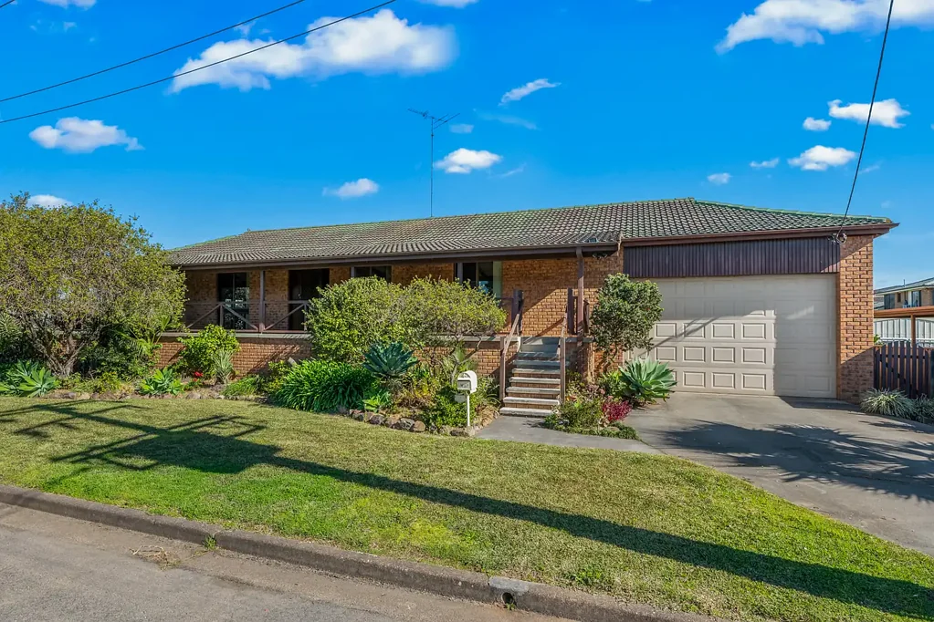 Singleton 3房  Outstanding Opportunity – First Home, Investment or Renovation Potential