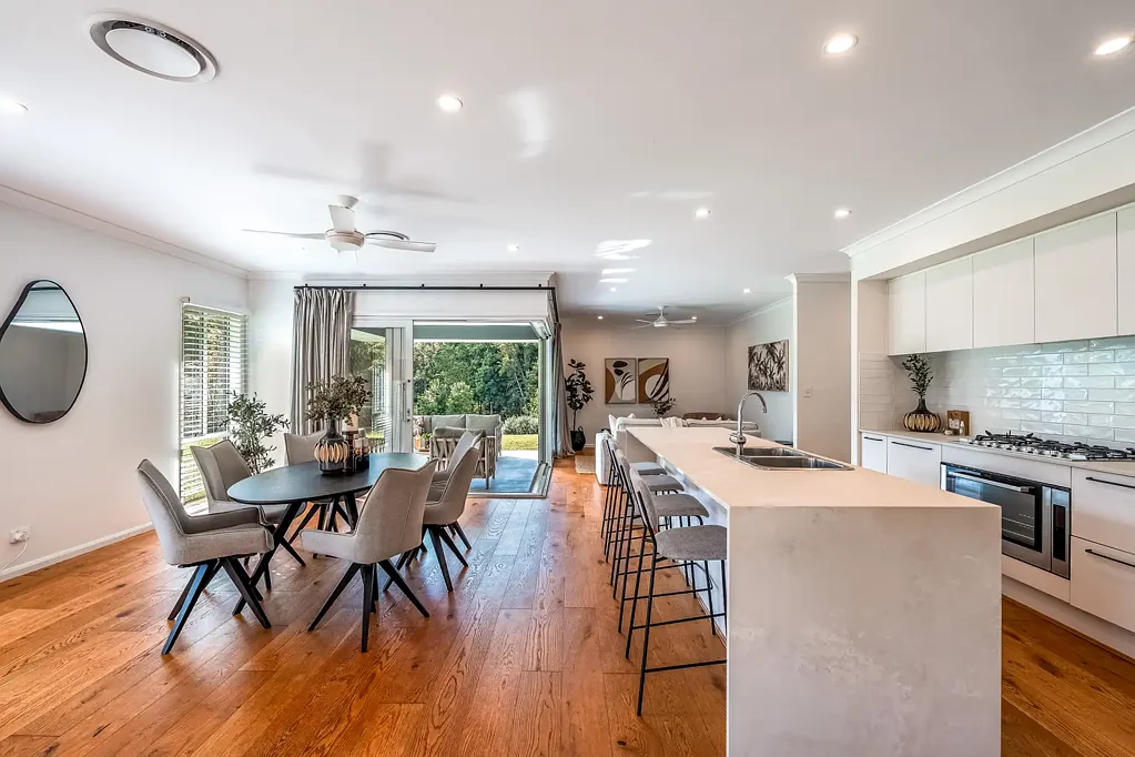 Dunoon 4chambre Expansive Single Level Living in Peaceful Dunoon