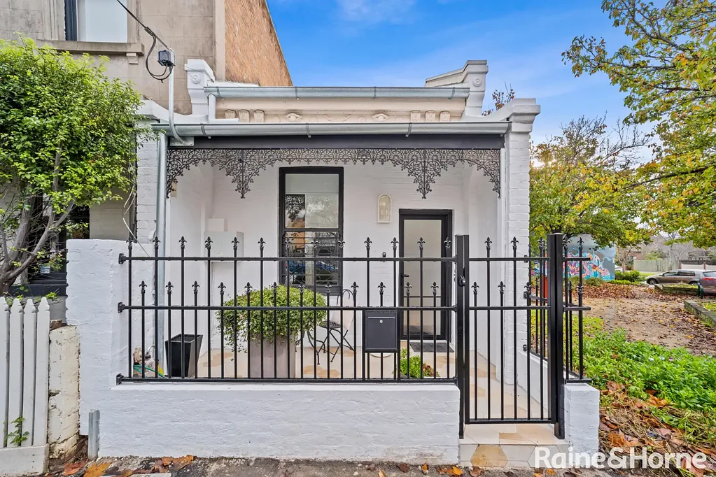 City Views, Designer Finishes & Brand New Living
