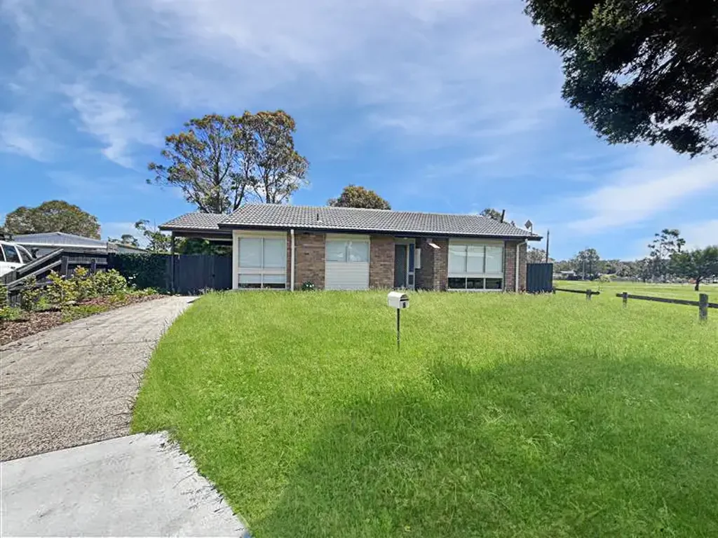 Charming 3-Bedroom Home in Peaceful Churchill Cul-de-Sac