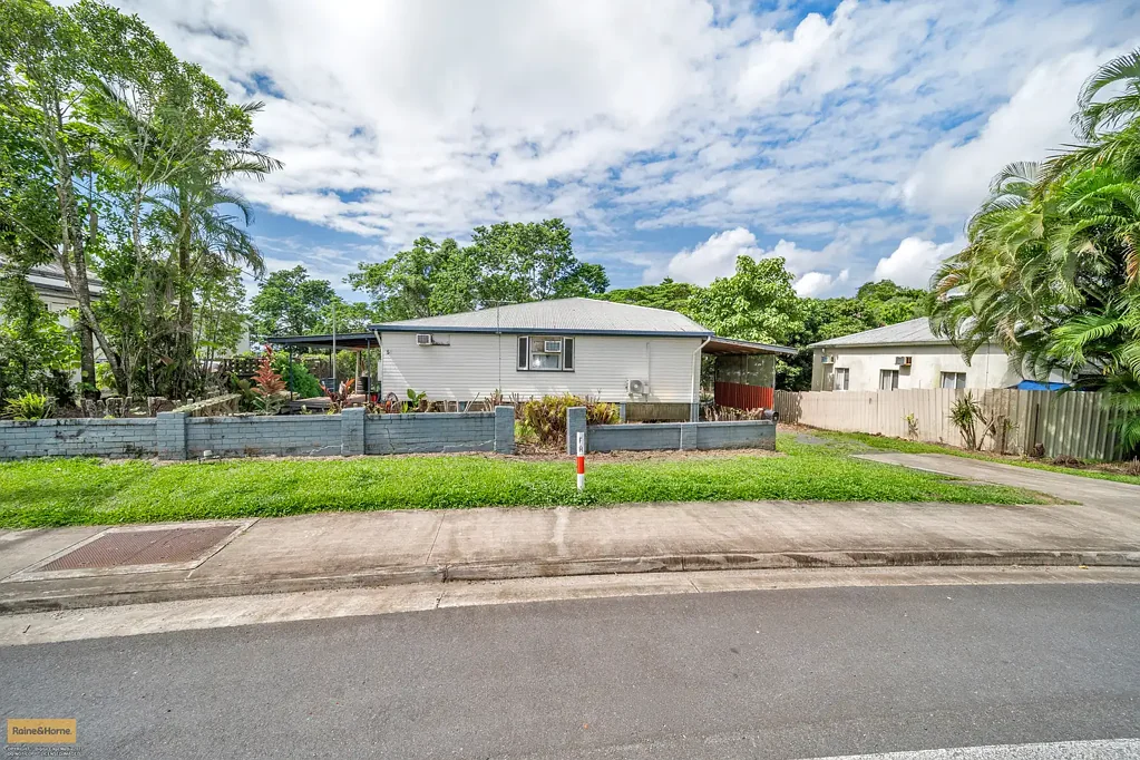 East Innisfail 4 Bedroom Duplex with solid rental returns