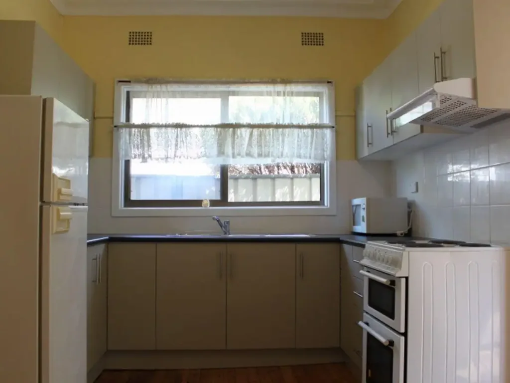 Spacious Four-Bedroom Home in a Quiet Gwynneville Cul-de-sac