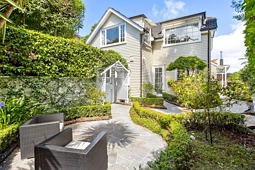 22B Golf Road, Epsom