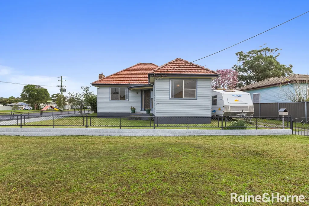 Edgeworth 2Moenga Timeless Charm, Endless Potential - Corner Block Opportunity with Room to Grow