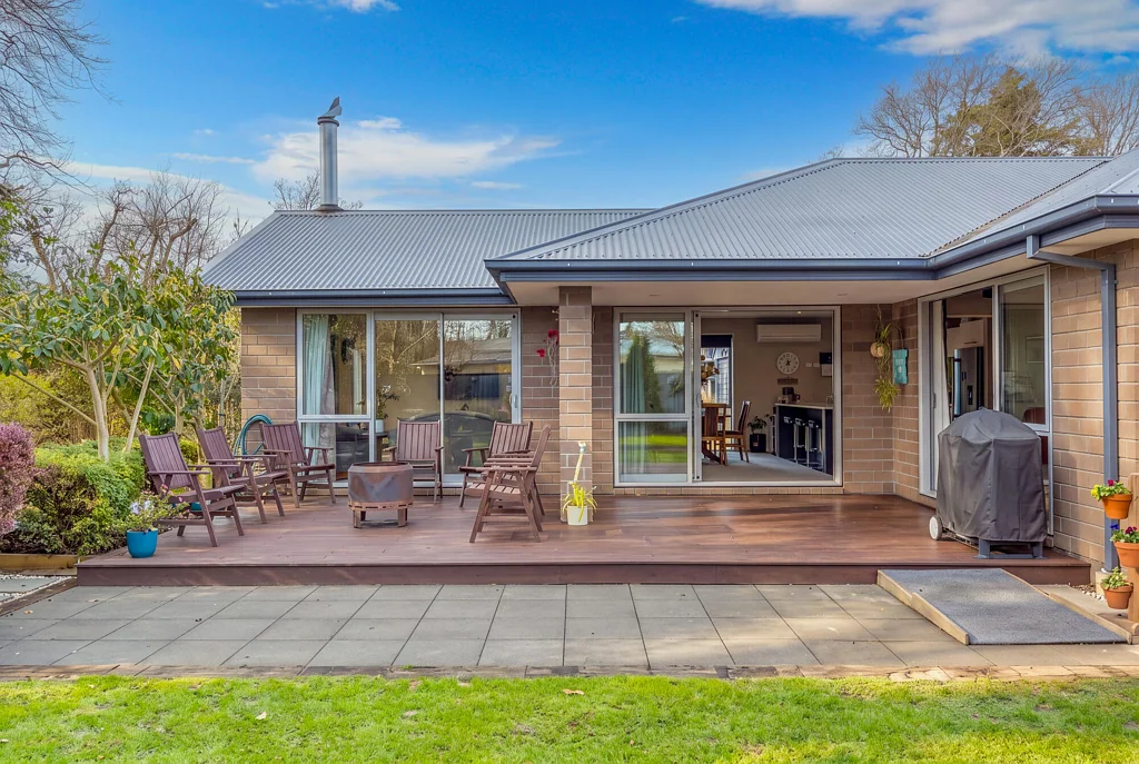 Kirwee 3 Bedroom Double the Garaging, Double the Appeal