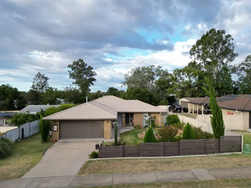 24 Aruma Drive, Oakey, QLD 4401