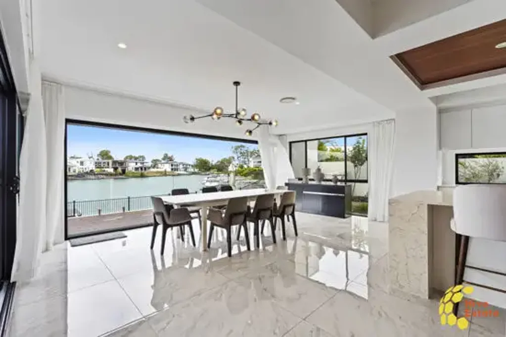 Waterside Masterpiece: Luxury Joins Serenity