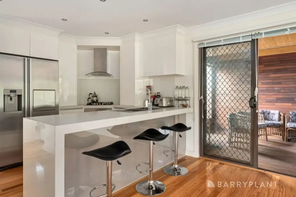 3 Bedroom Unit Opposite Beach