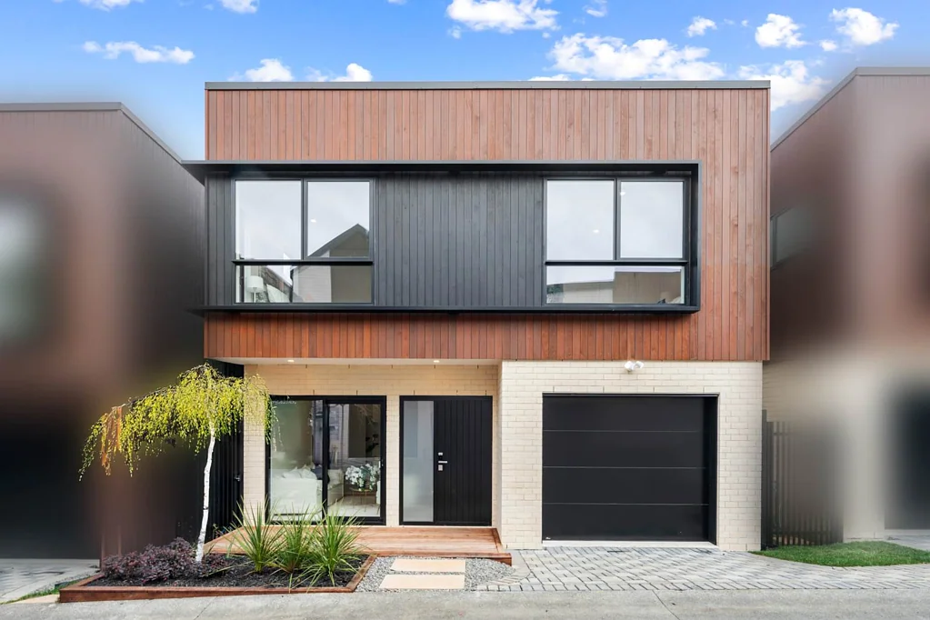 Sunnyhills 4 Bedroom Brand-New Freehold Home – Quality and Location!