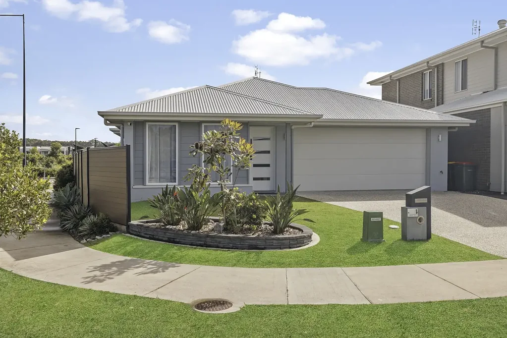 1 Divine Street, Palmview, QLD 4553