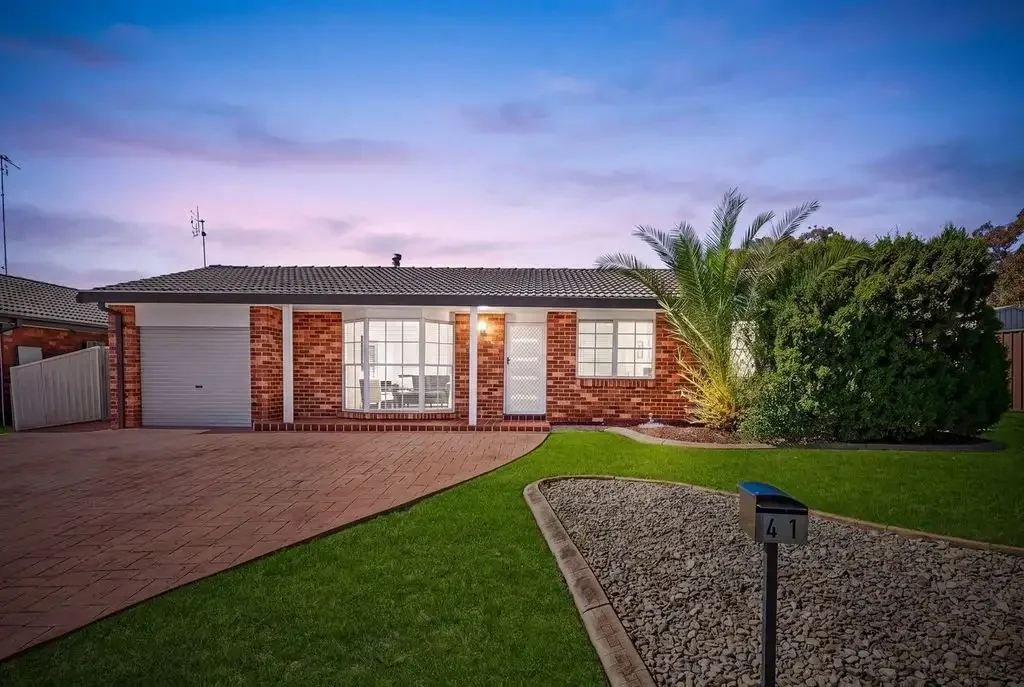 St Clair 3房 一处迷人的家庭住宅，拥有成长空间 A Charming Family Home with Room to Grow
