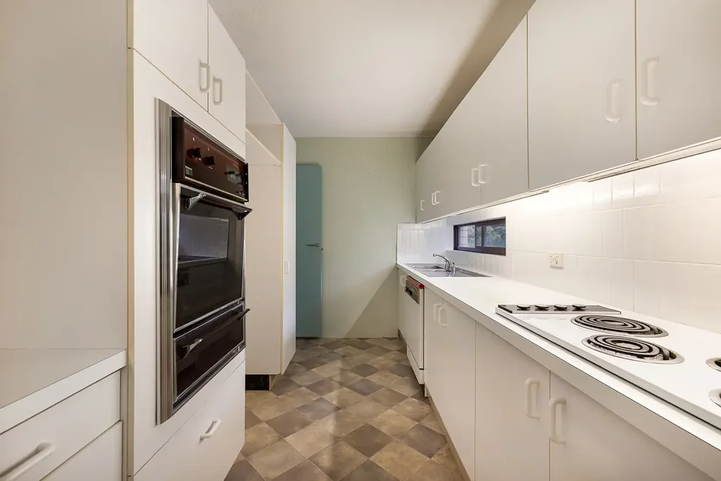 8/28-30 Rudd Street, Broadbeach Waters, QLD 4218
