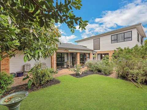 2/18 Eastern Beach Road, Eastern Beach, Manukau City, Auckland
