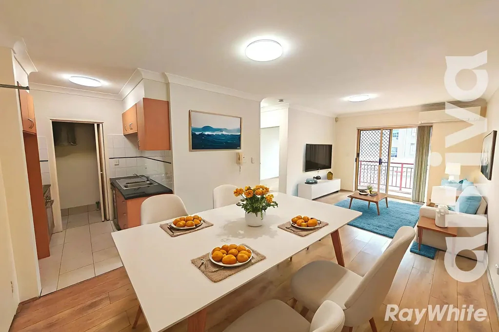 Spacious 1 Bedroom Retreat with Balcony in Prime Chippendale