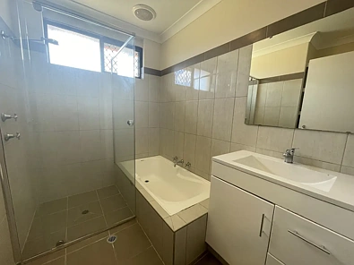 4 Ogram Place, Beechboro, WA 6063, 3 침실, 1 욕실, House