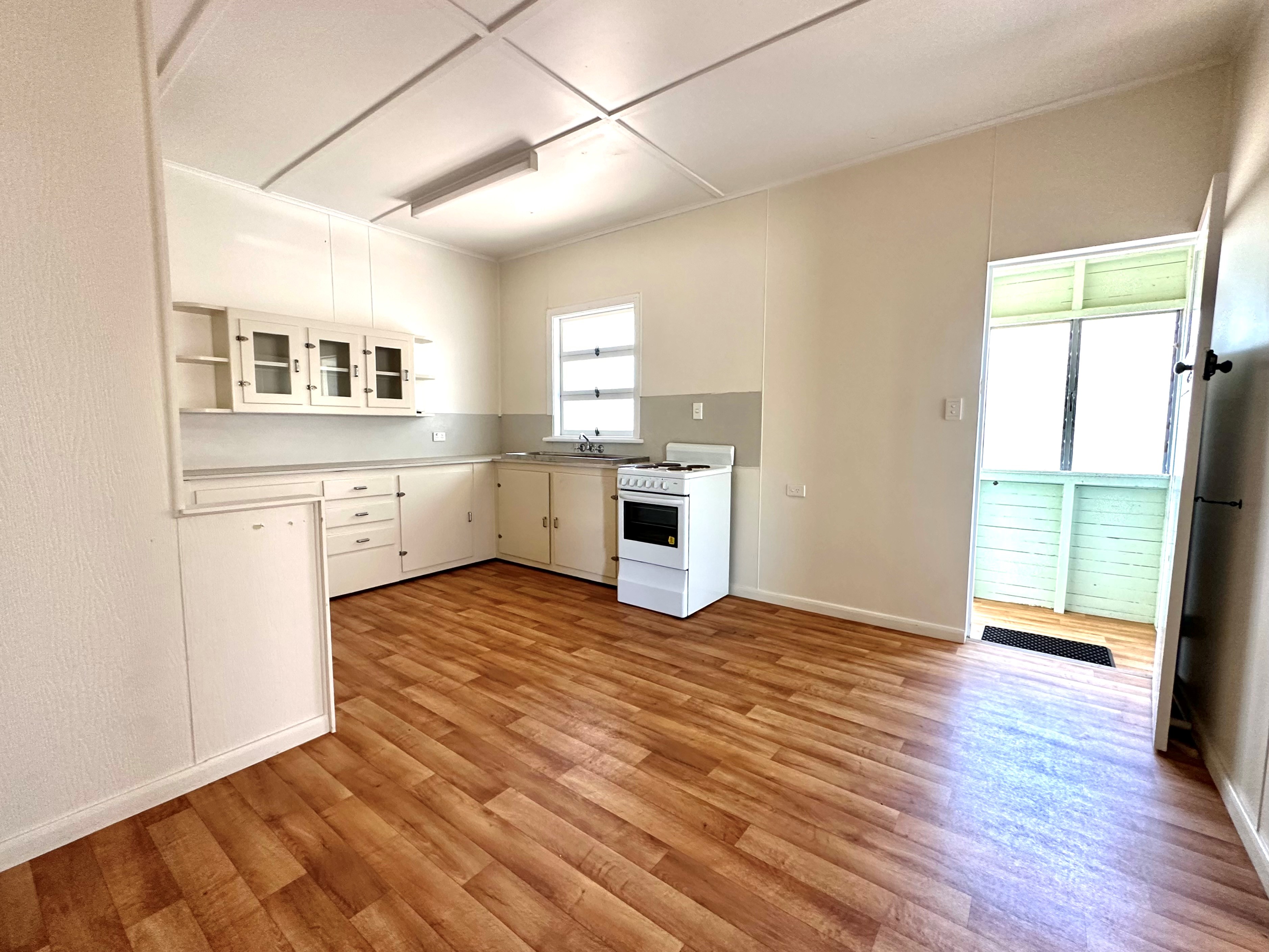 UNIT 1 12 JAMES ST, THE RANGE QLD 4700, 0 chambres, 0 salles de bain, House