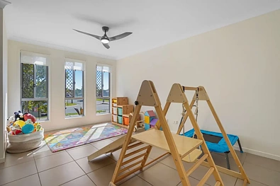 Silid Pahingahan - 1/49 Herd Street, Caboolture, QLD 4510