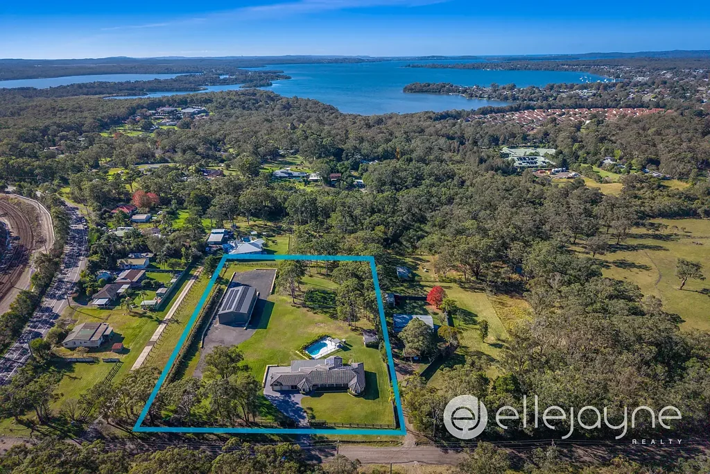 Morisset 6غرفة نوم One of the Finest Small Acreage Holdings Close to Morisset CBD - Opportunity to Work from Home