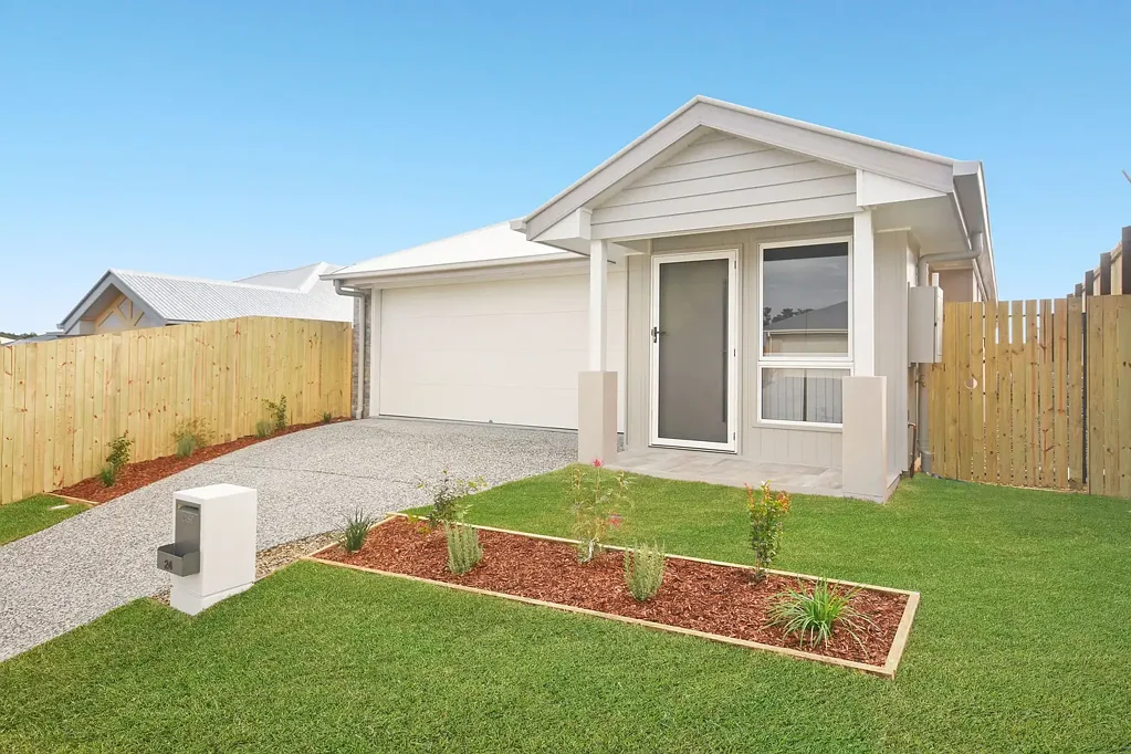 Stunning 3 bedroom home with Solar - Narangba