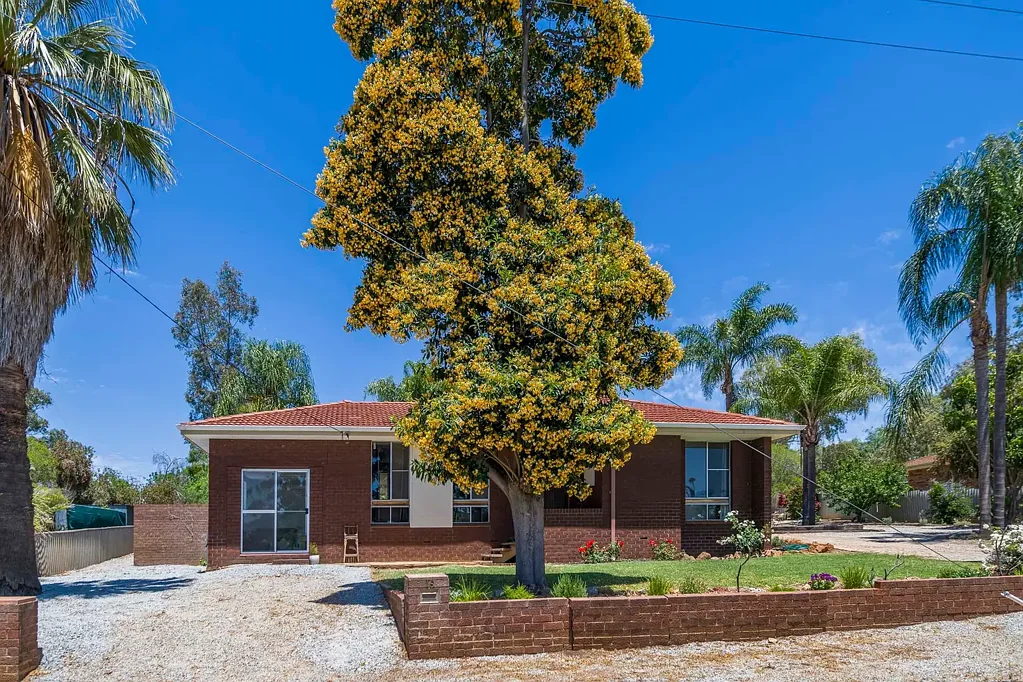 15 Maud Street, York, WA 6302