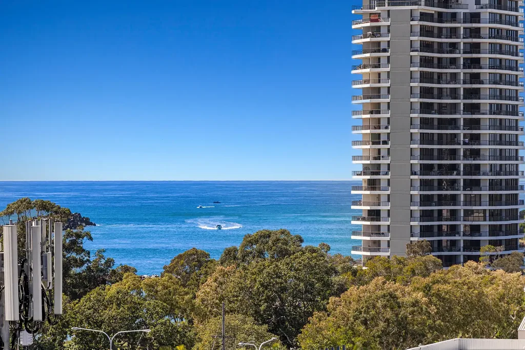 Tweed Heads 2 Bedroom Spacious Bay Grand Apartment with Panoramic Ocean and River Views