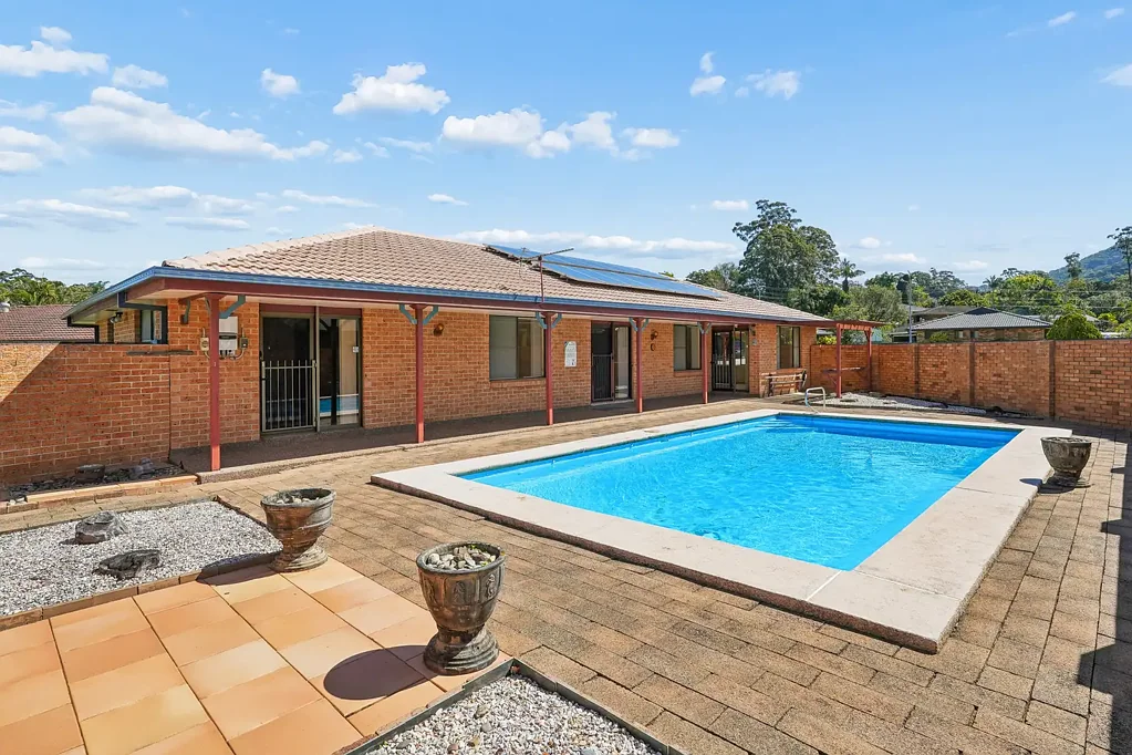 Coffs Harbour 4 Bedroom Generous Block, Convenient Coffs Harbour Living