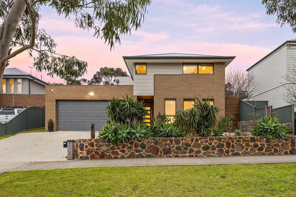 Sunbury 4 Bedroom Architectural Luxury in Jackson's Hill