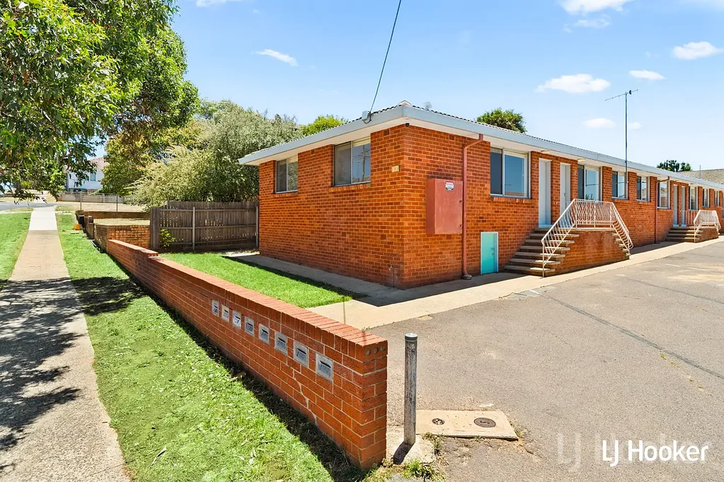 Renovated One Bedroom Unit