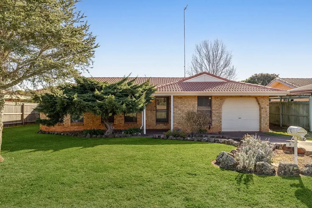 9 Ansett Court, Wilsonton, QLD 4350