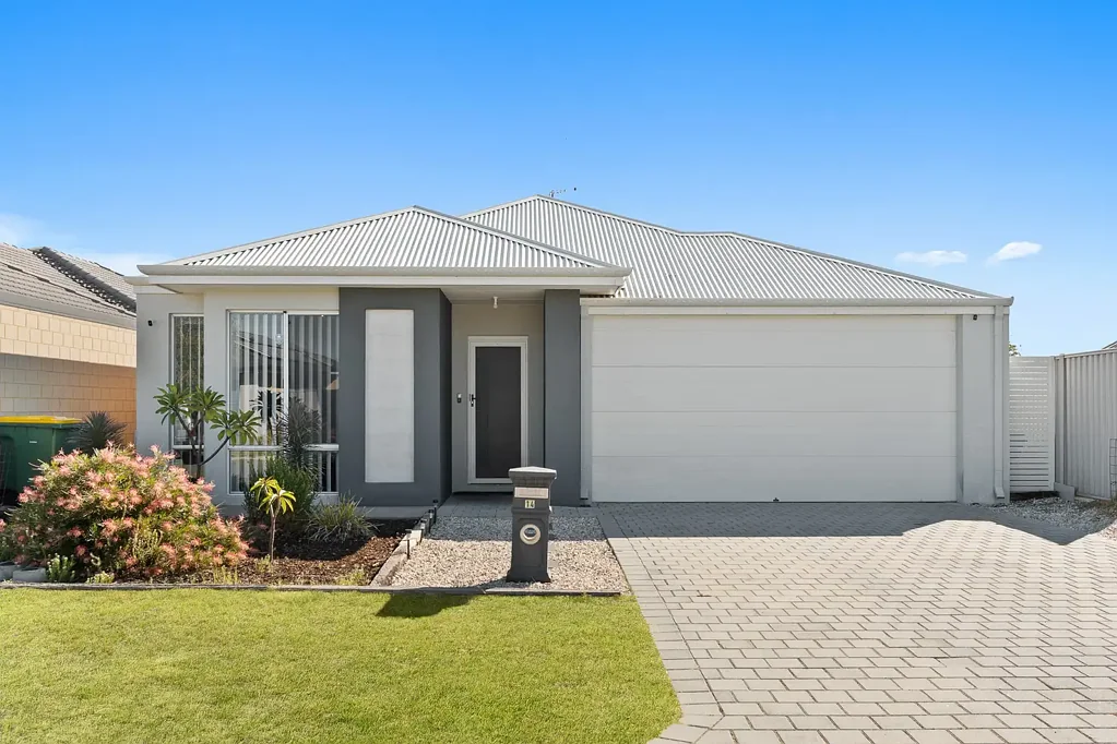 Baldivis 3房  Modern, Light-Filled Living with Theatre & Alfresco