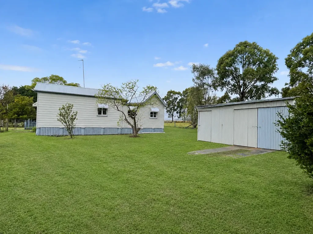 Charming Rural Queenslander Cottage - Peaceful Country Living