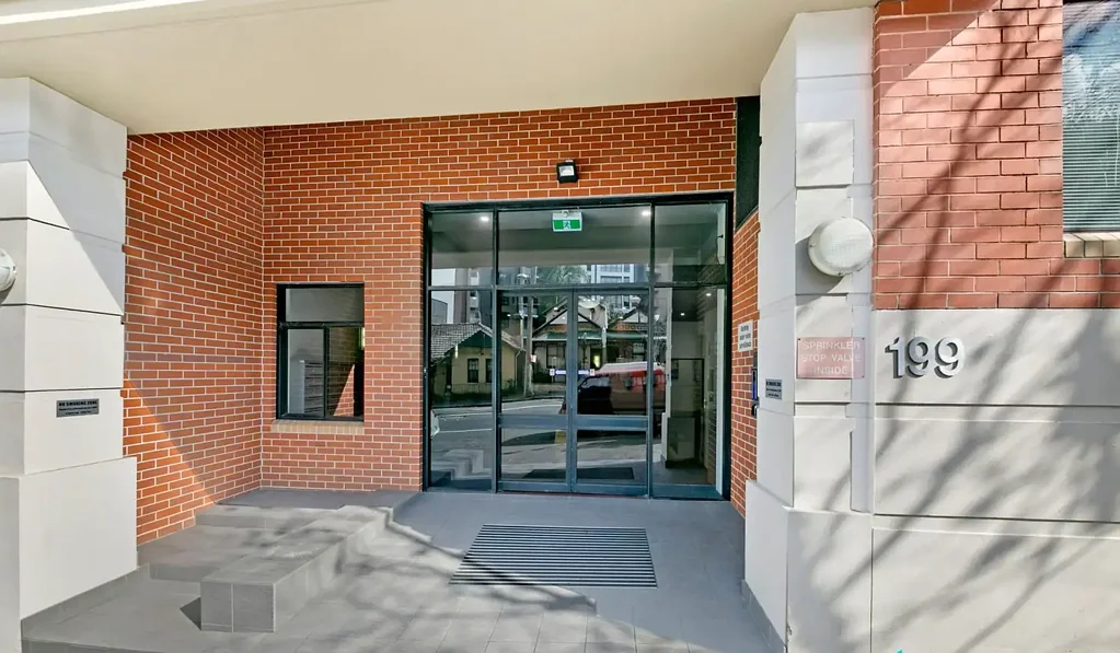 Convenience 2 Bedroom Unit location with private country yard