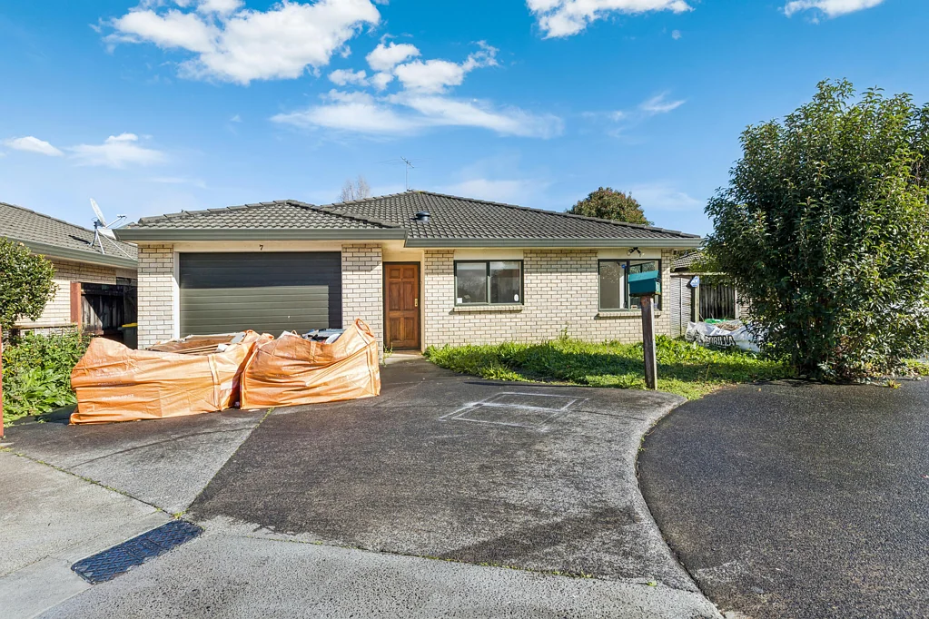 Papatoetoe 3Habitaciones Renovate & Reap the Rewards - Deceased Estate!!