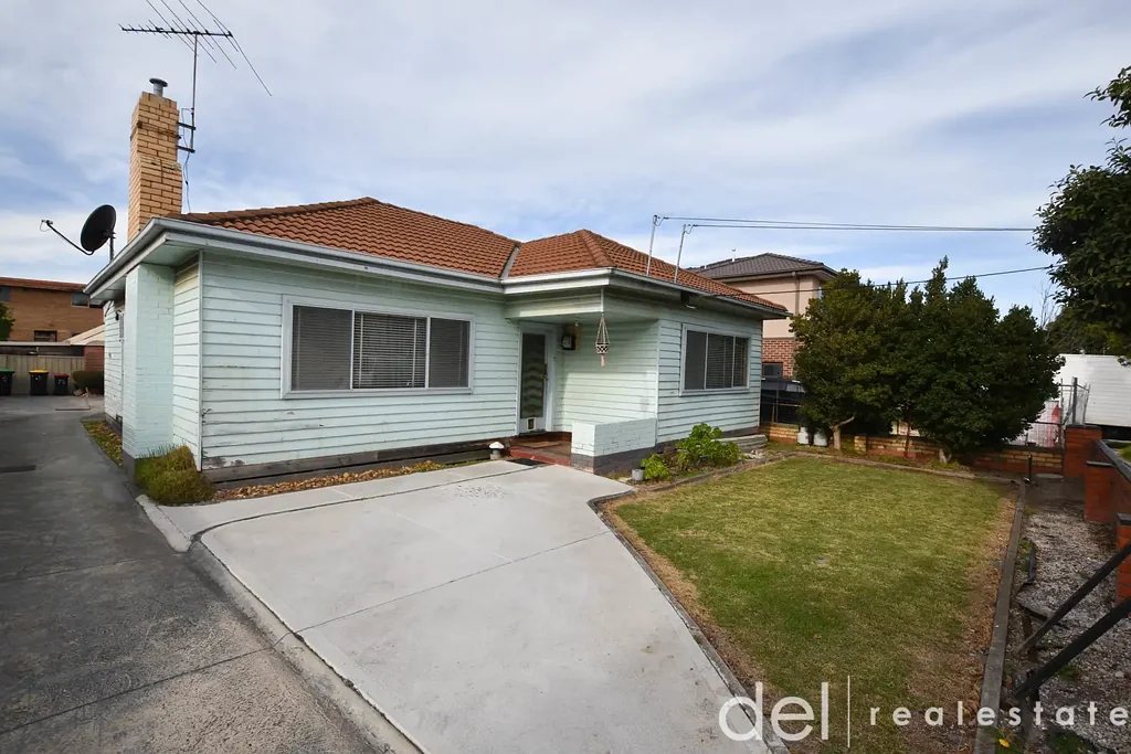 Centrally Located Unit with Only 2 on the Block